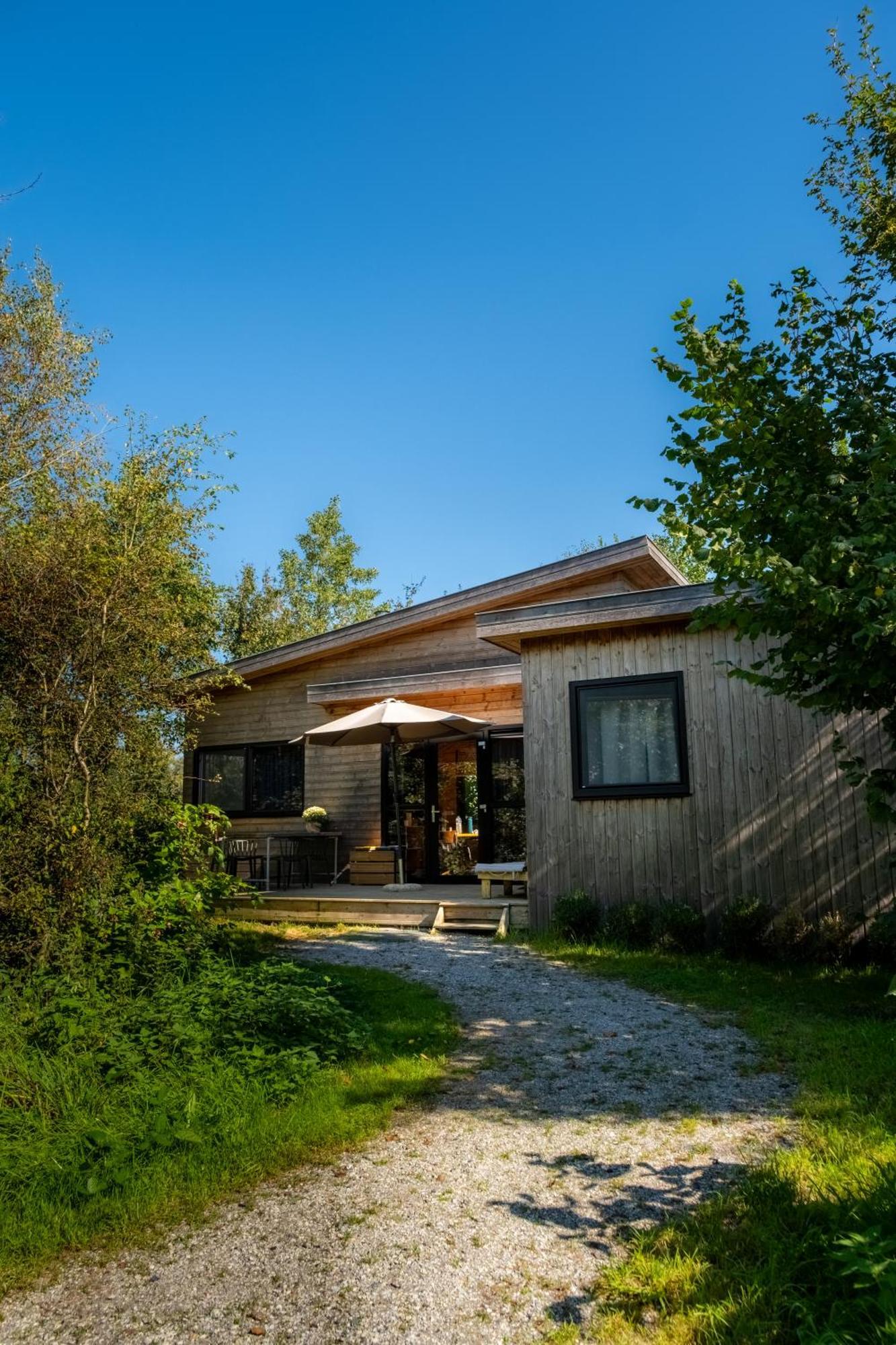 Pean-Buiten Waterlodges Nes  Экстерьер фото