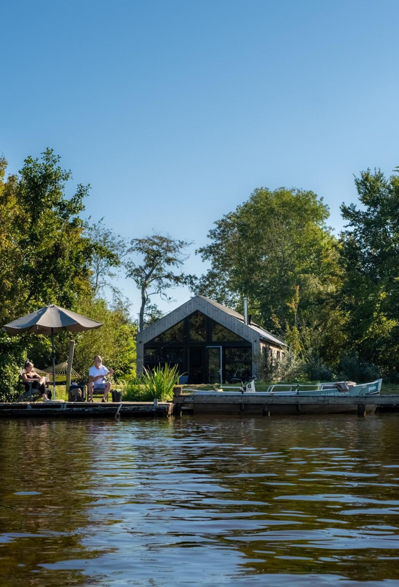 Pean-Buiten Waterlodges Nes  Экстерьер фото